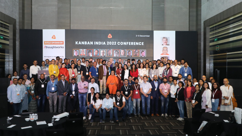 Attendees gather for a group photo at Kanban India 2022 conference.